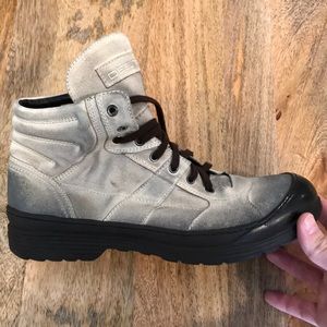 Debut - made in Italy boot - never worn